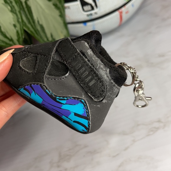 Nike Air Jordan- Aqua 8 Keychain - Picture 7 of 11